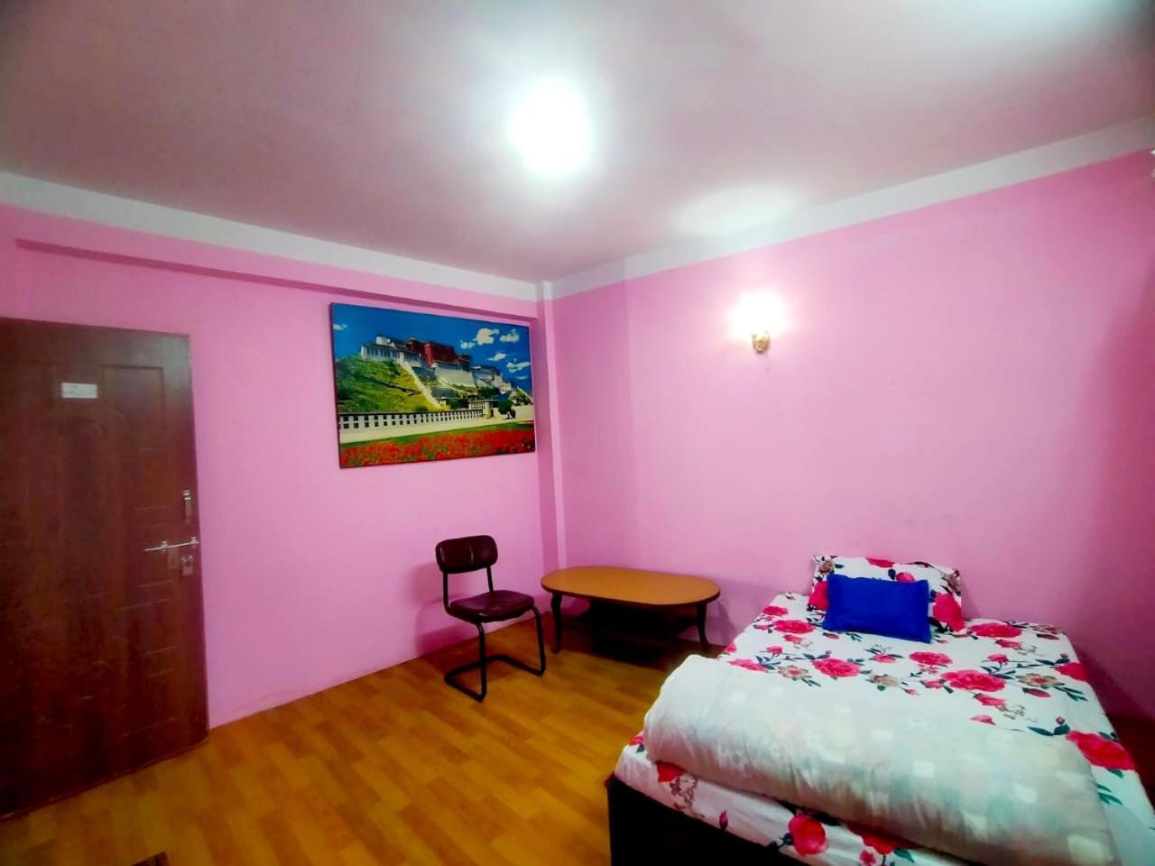 Peace Homestay Kathmandu Esterno foto