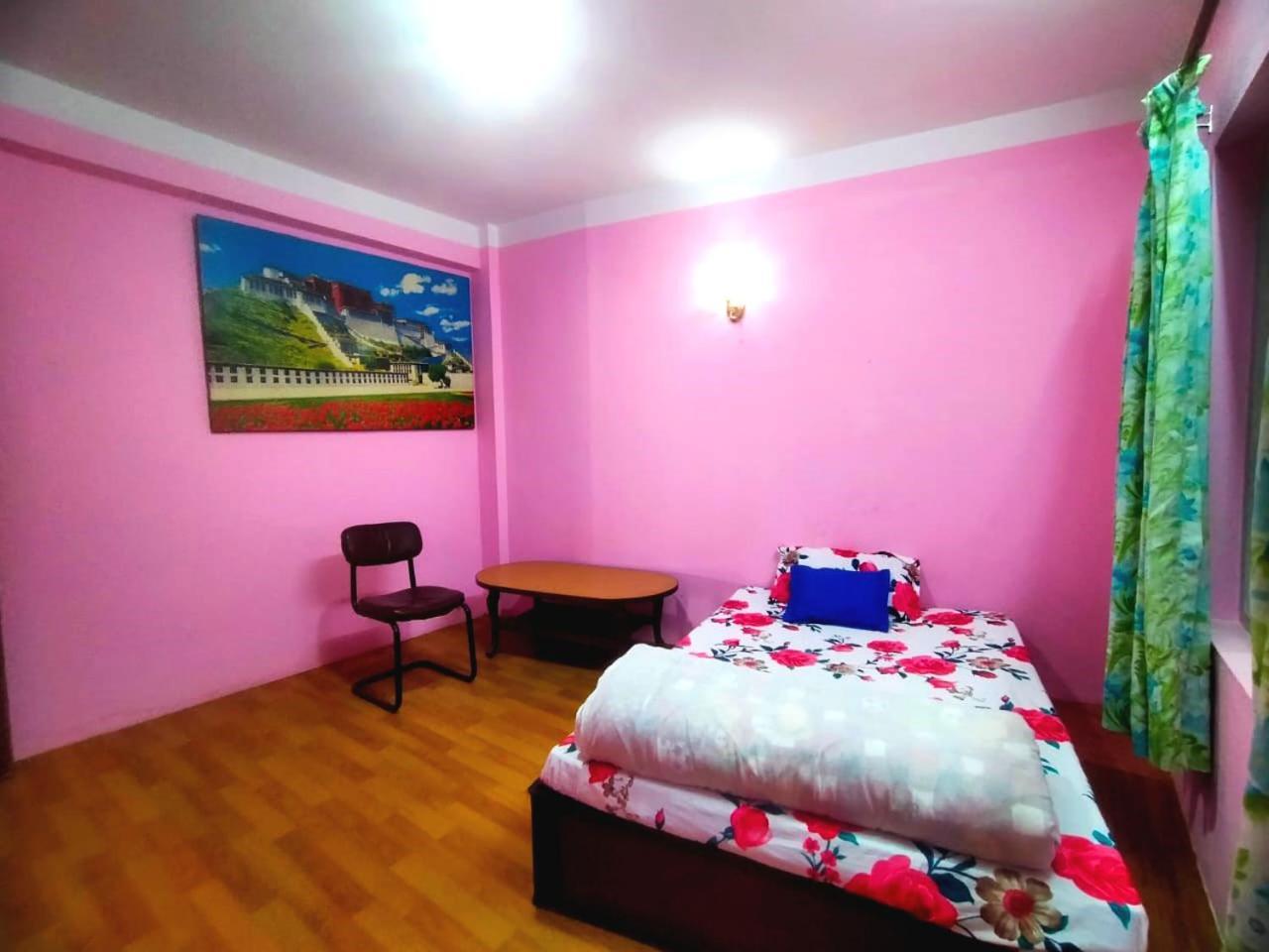 Peace Homestay Kathmandu Esterno foto